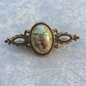 Floral brooch